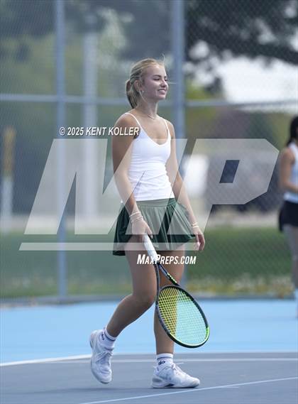 Thumbnail 2 in Notre Dame Prep @ Utica Eisenhower photogallery.