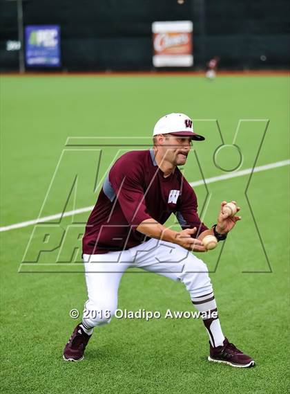 Thumbnail 1 in Whitehouse vs. Lufkin (UIL 5A Region II Final) photogallery.