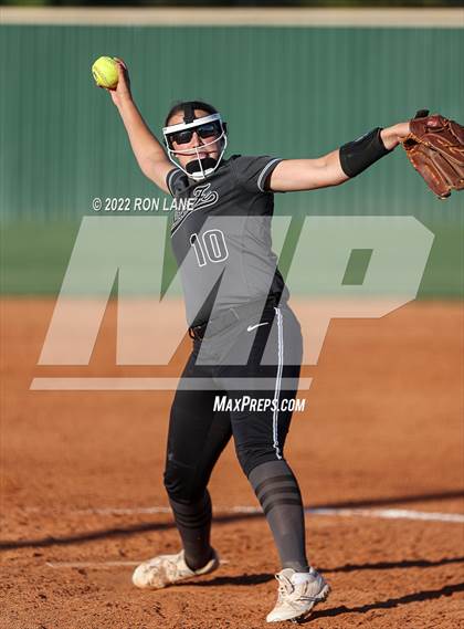 Thumbnail 2 in Edmond Santa Fe @ Mustang photogallery.