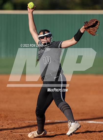 Thumbnail 1 in Edmond Santa Fe @ Mustang photogallery.