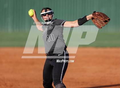 Thumbnail 3 in Edmond Santa Fe @ Mustang photogallery.