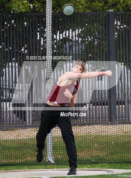 Thumbnail 1 in Devon Allen Invitational (Discus) photogallery.