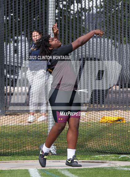 Thumbnail 1 in Devon Allen Invitational (Discus) photogallery.