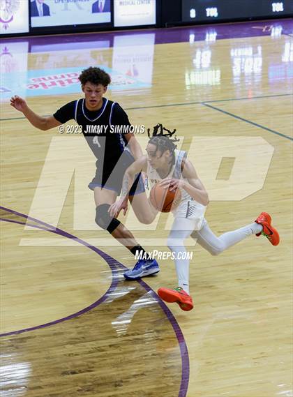 Thumbnail 1 in Quincy vs. O'Fallon (Prairie Farms Holiday Classic) photogallery.