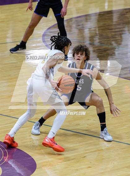 Thumbnail 1 in Quincy vs. O'Fallon (Prairie Farms Holiday Classic) photogallery.