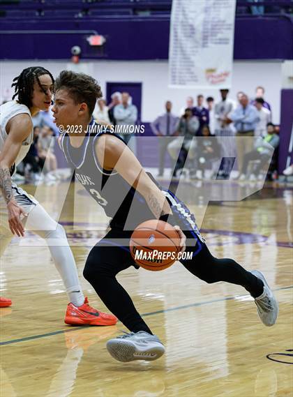 Thumbnail 1 in Quincy vs. O'Fallon (Prairie Farms Holiday Classic) photogallery.