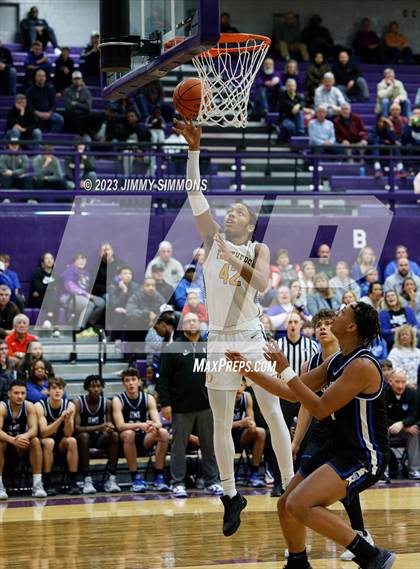 Thumbnail 3 in Quincy vs. O'Fallon (Prairie Farms Holiday Classic) photogallery.