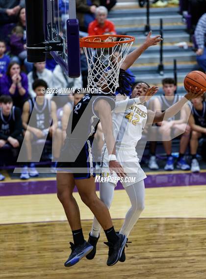 Thumbnail 1 in Quincy vs. O'Fallon (Prairie Farms Holiday Classic) photogallery.