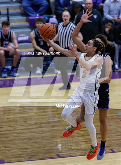Thumbnail 1 in Quincy vs. O'Fallon (Prairie Farms Holiday Classic) photogallery.