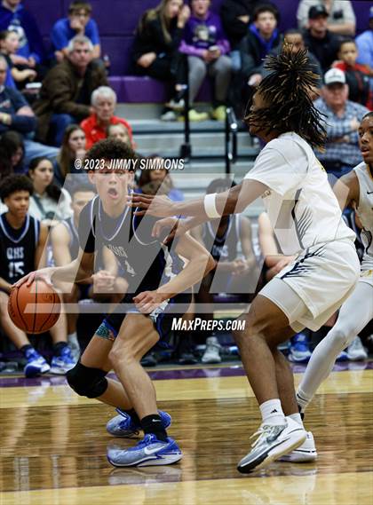 Thumbnail 3 in Quincy vs. O'Fallon (Prairie Farms Holiday Classic) photogallery.