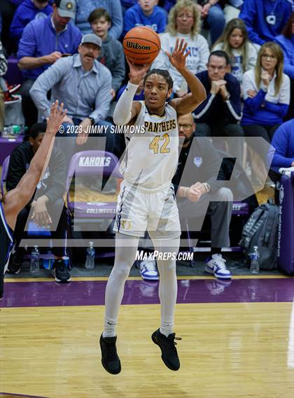 Thumbnail 1 in Quincy vs. O'Fallon (Prairie Farms Holiday Classic) photogallery.