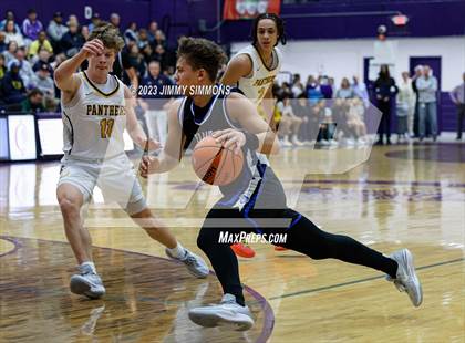 Thumbnail 2 in Quincy vs. O'Fallon (Prairie Farms Holiday Classic) photogallery.