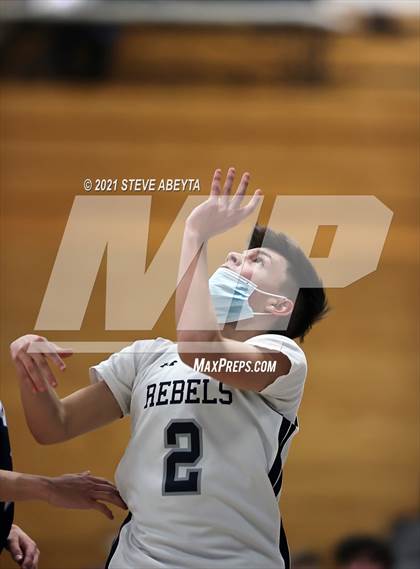 Thumbnail 2 in Valor Christian @ Columbine photogallery.