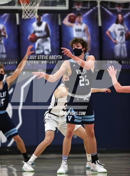 Thumbnail 2 in Valor Christian @ Columbine photogallery.