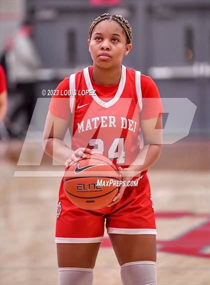 Thumbnail 3 in Esperanza @ Mater Dei (Nike Extravaganza) photogallery.