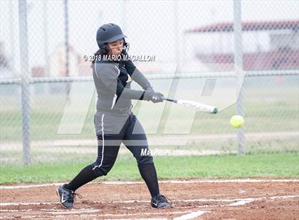 Thumbnail 3 in Veterans Memorial vs Santa Rosa (La Joya Tournament) photogallery.