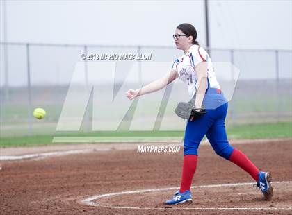 Thumbnail 2 in Veterans Memorial vs Santa Rosa (La Joya Tournament) photogallery.