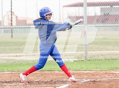 Thumbnail 1 in Veterans Memorial vs Santa Rosa (La Joya Tournament) photogallery.
