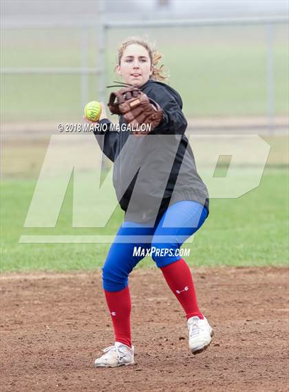 Thumbnail 1 in Veterans Memorial vs Santa Rosa (La Joya Tournament) photogallery.