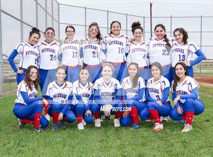 Thumbnail 1 in Veterans Memorial vs Santa Rosa (La Joya Tournament) photogallery.