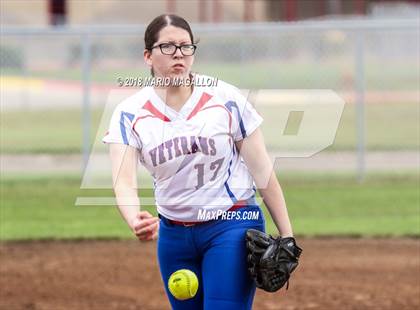 Thumbnail 3 in Veterans Memorial vs Santa Rosa (La Joya Tournament) photogallery.