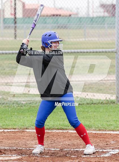 Thumbnail 3 in Veterans Memorial vs Santa Rosa (La Joya Tournament) photogallery.