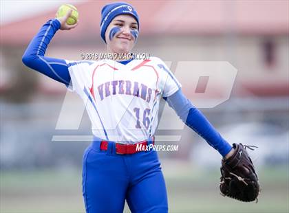 Thumbnail 2 in Veterans Memorial vs Santa Rosa (La Joya Tournament) photogallery.