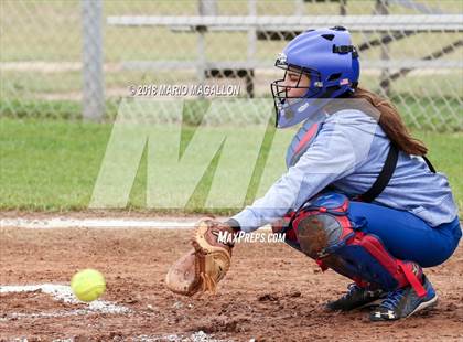 Thumbnail 3 in Veterans Memorial vs Santa Rosa (La Joya Tournament) photogallery.