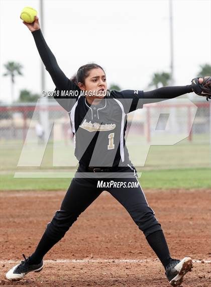 Thumbnail 3 in Veterans Memorial vs Santa Rosa (La Joya Tournament) photogallery.