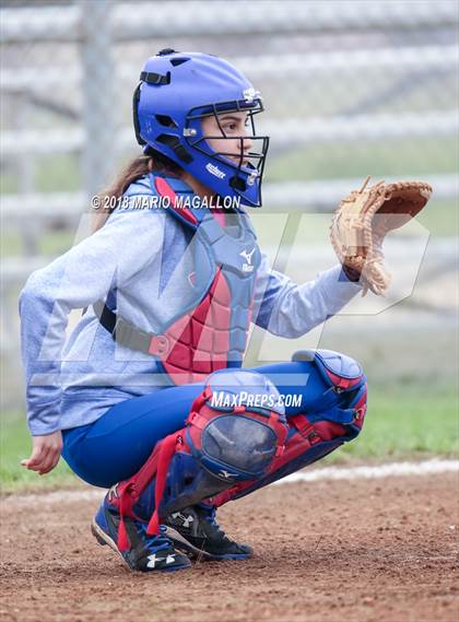 Thumbnail 2 in Veterans Memorial vs Santa Rosa (La Joya Tournament) photogallery.