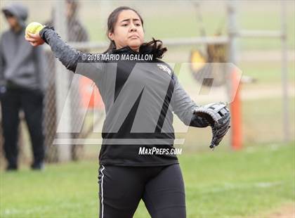 Thumbnail 1 in Veterans Memorial vs Santa Rosa (La Joya Tournament) photogallery.