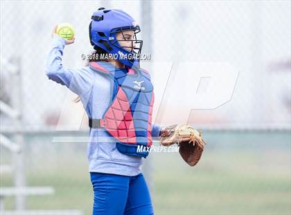 Thumbnail 1 in Veterans Memorial vs Santa Rosa (La Joya Tournament) photogallery.