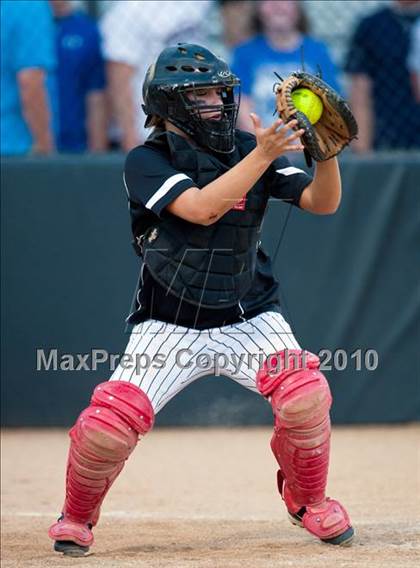 Thumbnail 2 in Hebron vs Burleson  (Texas 5A Region I Playoffs) photogallery.