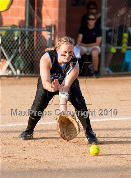 Thumbnail 1 in Hebron vs Burleson  (Texas 5A Region I Playoffs) photogallery.