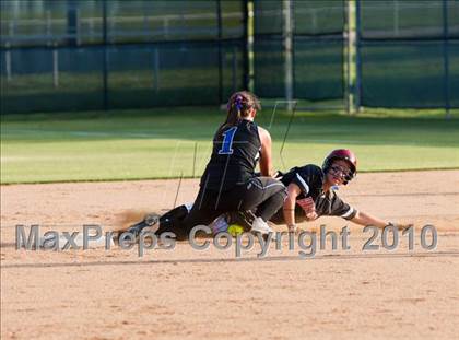 Thumbnail 3 in Hebron vs Burleson  (Texas 5A Region I Playoffs) photogallery.