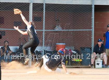 Thumbnail 1 in Hebron vs Burleson  (Texas 5A Region I Playoffs) photogallery.