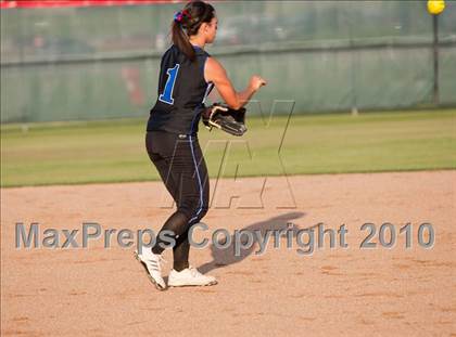 Thumbnail 3 in Hebron vs Burleson  (Texas 5A Region I Playoffs) photogallery.