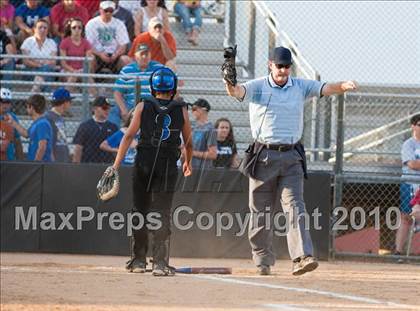 Thumbnail 2 in Hebron vs Burleson  (Texas 5A Region I Playoffs) photogallery.
