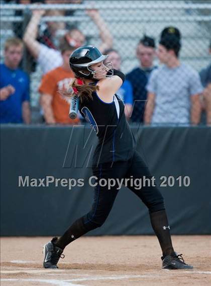 Thumbnail 3 in Hebron vs Burleson  (Texas 5A Region I Playoffs) photogallery.