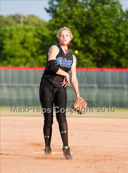 Thumbnail 1 in Hebron vs Burleson  (Texas 5A Region I Playoffs) photogallery.