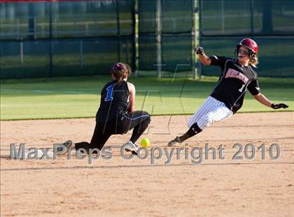 Thumbnail 3 in Hebron vs Burleson  (Texas 5A Region I Playoffs) photogallery.