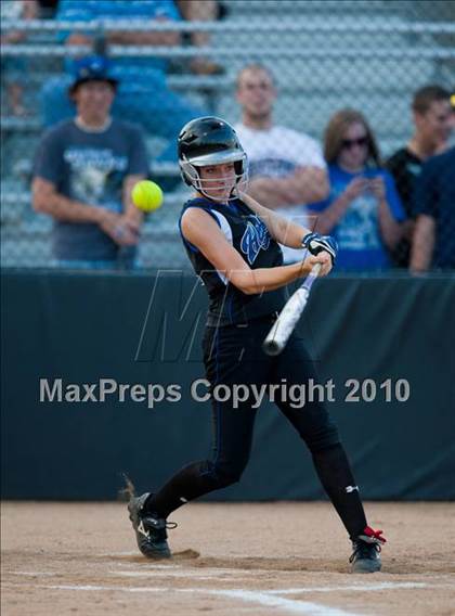 Thumbnail 3 in Hebron vs Burleson  (Texas 5A Region I Playoffs) photogallery.