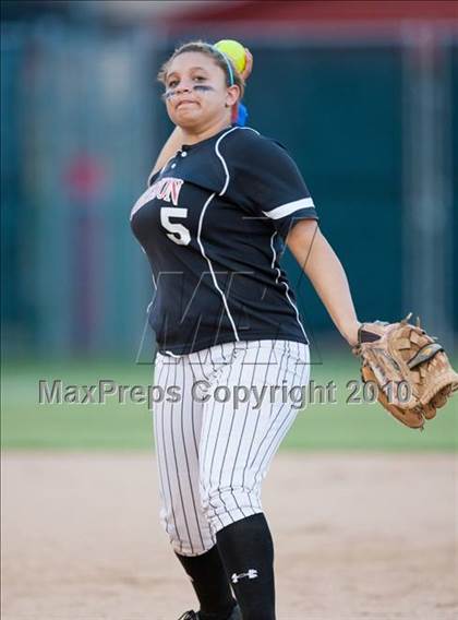 Thumbnail 2 in Hebron vs Burleson  (Texas 5A Region I Playoffs) photogallery.