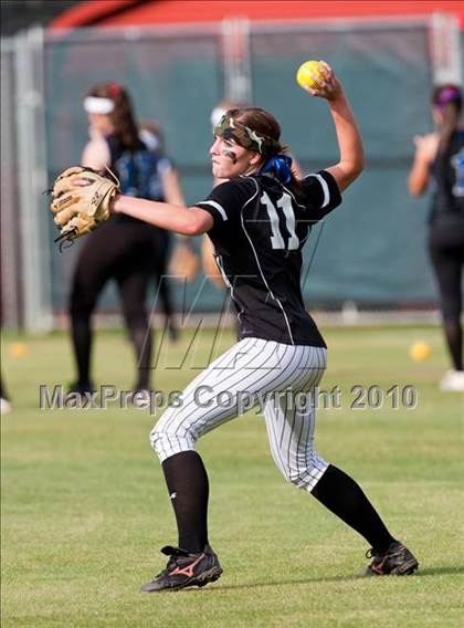 Thumbnail 3 in Hebron vs Burleson  (Texas 5A Region I Playoffs) photogallery.