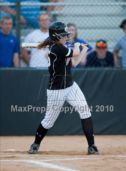 Thumbnail 3 in Hebron vs Burleson  (Texas 5A Region I Playoffs) photogallery.