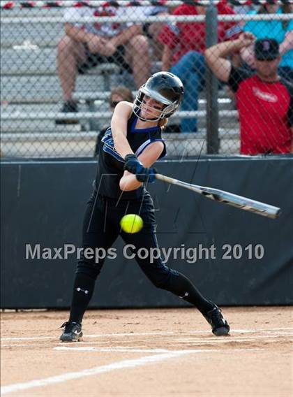 Thumbnail 3 in Hebron vs Burleson  (Texas 5A Region I Playoffs) photogallery.