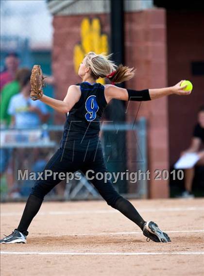 Thumbnail 3 in Hebron vs Burleson  (Texas 5A Region I Playoffs) photogallery.