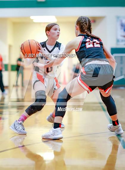 Thumbnail 3 in Winter Park vs. Forsyth Central (Sandestin Christmas Classic) photogallery.