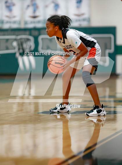 Thumbnail 1 in Winter Park vs. Forsyth Central (Sandestin Christmas Classic) photogallery.