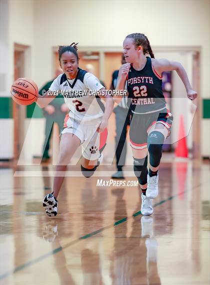 Thumbnail 1 in Winter Park vs. Forsyth Central (Sandestin Christmas Classic) photogallery.